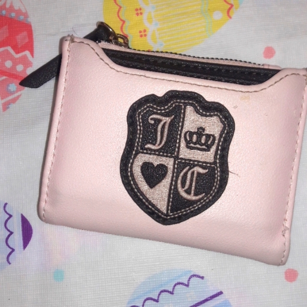 JUICY COUTURE Bifold Wallet Powder Blush/Chocolate Queen Of Everything
